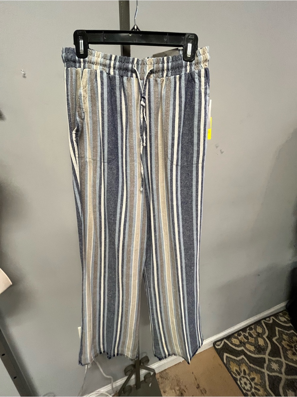 1596 / Royalty for me Striped Drawstring Wide-Leg Pants in Navy, Beige & White